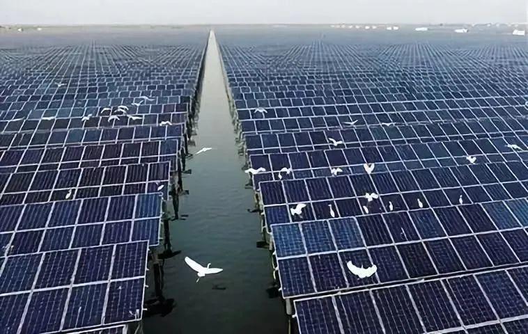中國十三省最大光伏電站在這里！欽州康熙嶺的光伏電站能排上號(hào)了嗎？